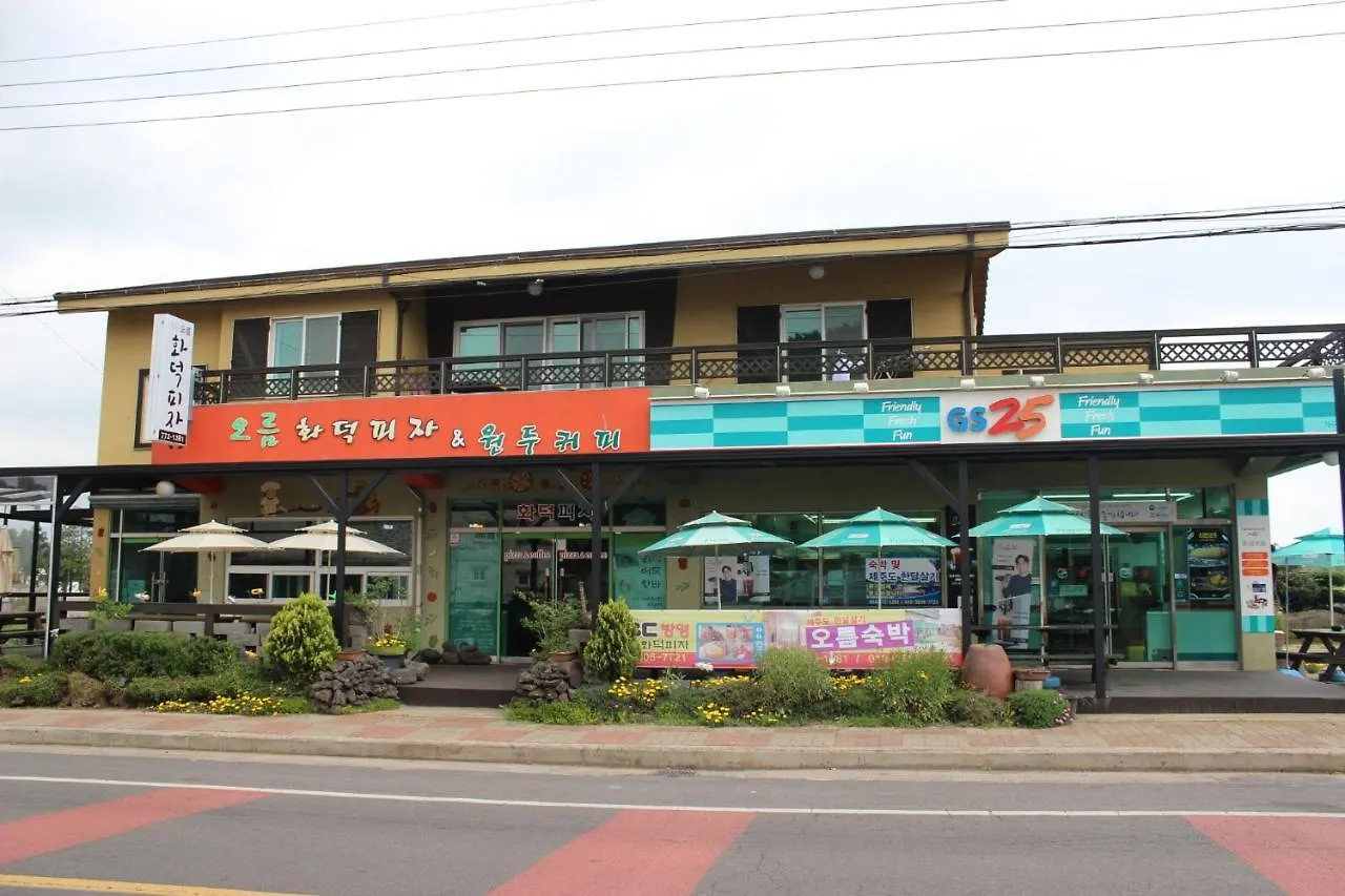 Jeju Oreum Pension