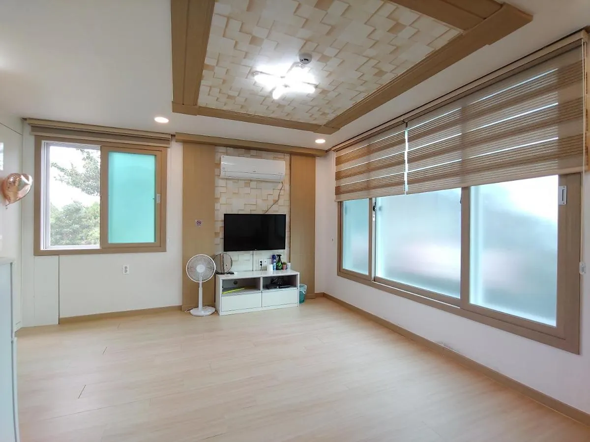 Landsted Jeju Oreum Pension